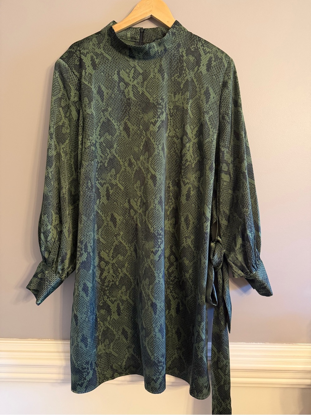 ELOQUII Green Snakeskin Print Mock Neck Shift Dress with Belt Sz 20